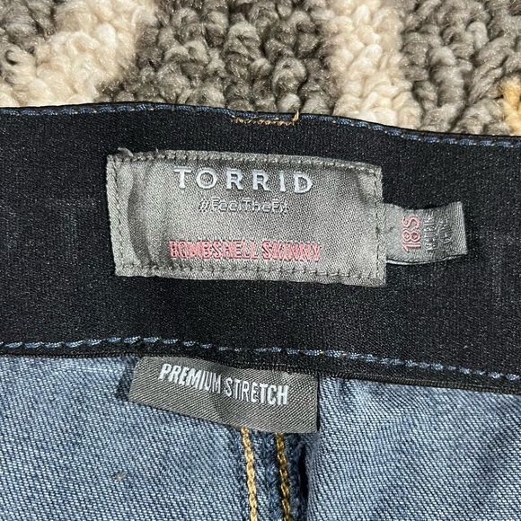 Women’s Torrid Bombshell Skinny High Rise Jeans 18S - Picture 2 of 5